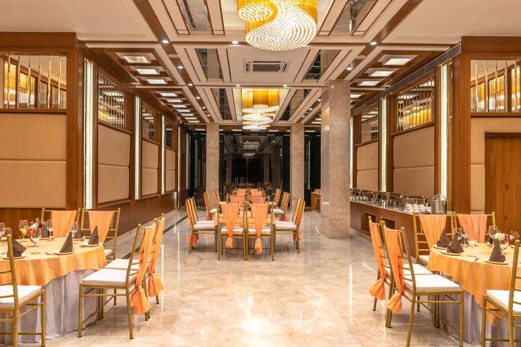 Clarion Hotel Epicure Dehradun Instalações foto